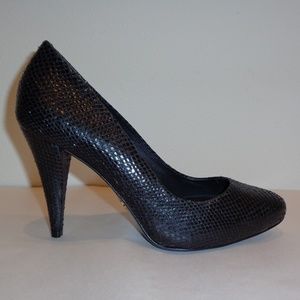 Pour La Victoire Size 6.5 M Black Leather Heels
